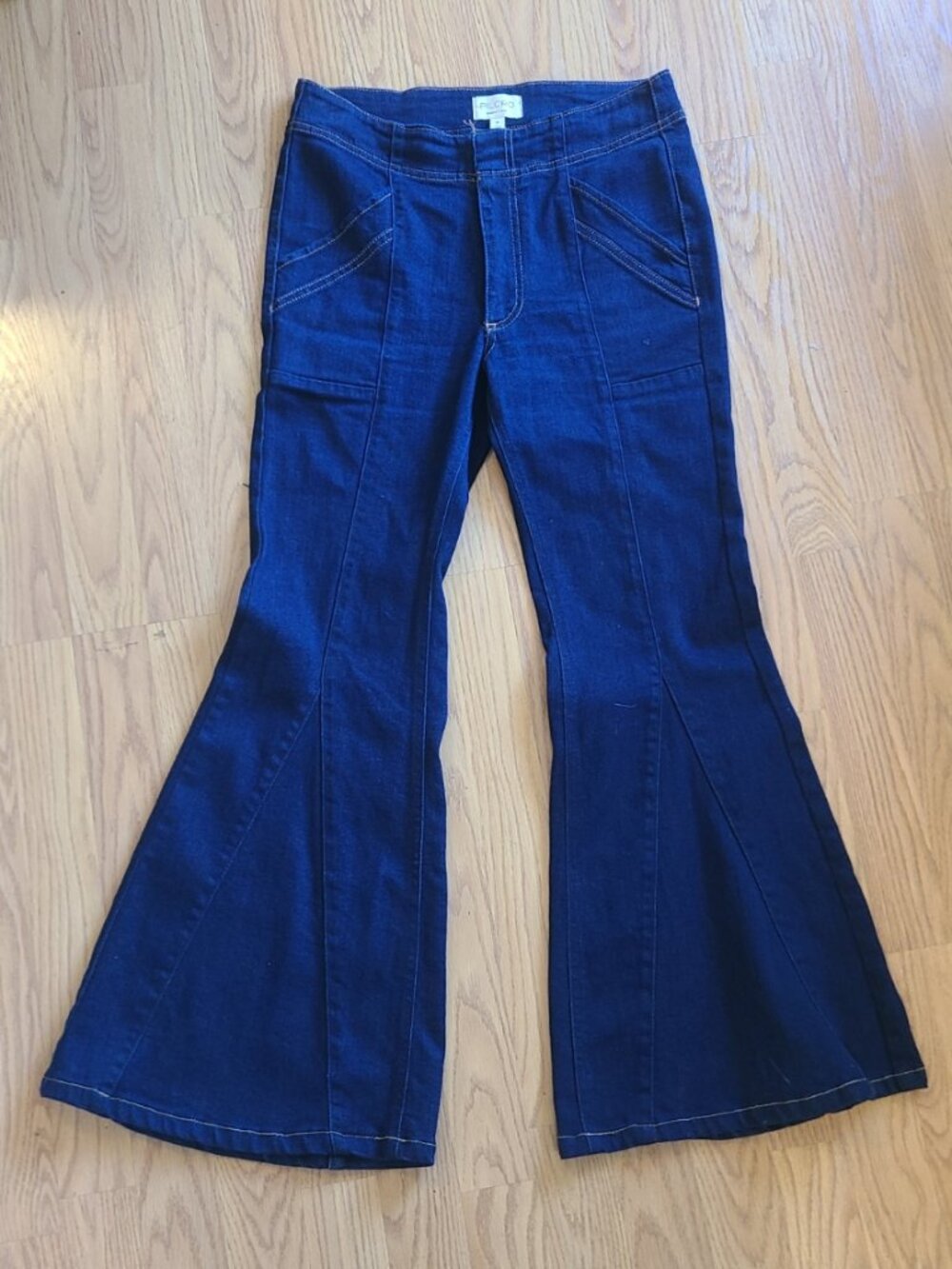 ANTHRO PILCRO PUDDLE MID-RISE FLARE JEANS GORED HEM TROUSER FRONT HEMMED sz 27 - Picture 3 of 9